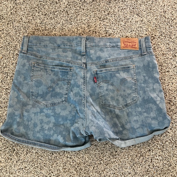 Levi’s Shorts - Picture 3 of 3